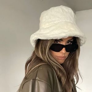 NWOT Snowball Fur Bucket Hat